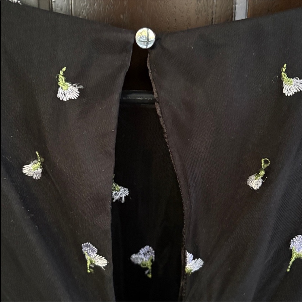 Like New White House Black Market Floral Embroidered Mesh Dress Black Size 14 - Picture 13 of 15
